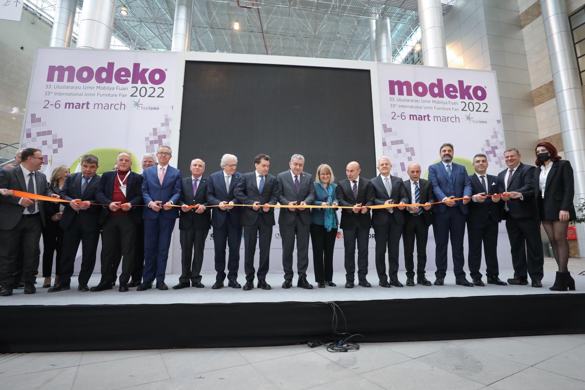 Mobilya sektörünün İzmir buluşması MODEKO, 362 firmanın katılımıyla başladı