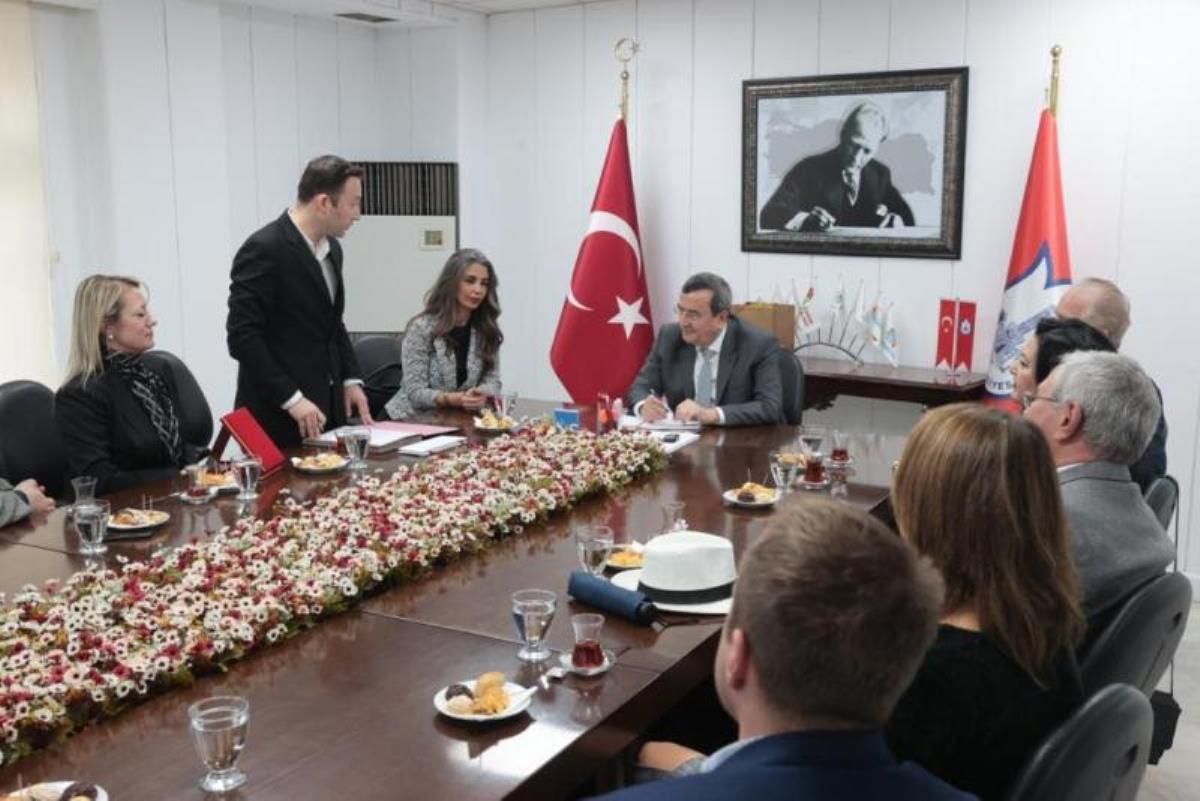 Başkan Abdül Batur, ‘İzmir Aşkına’ dedi