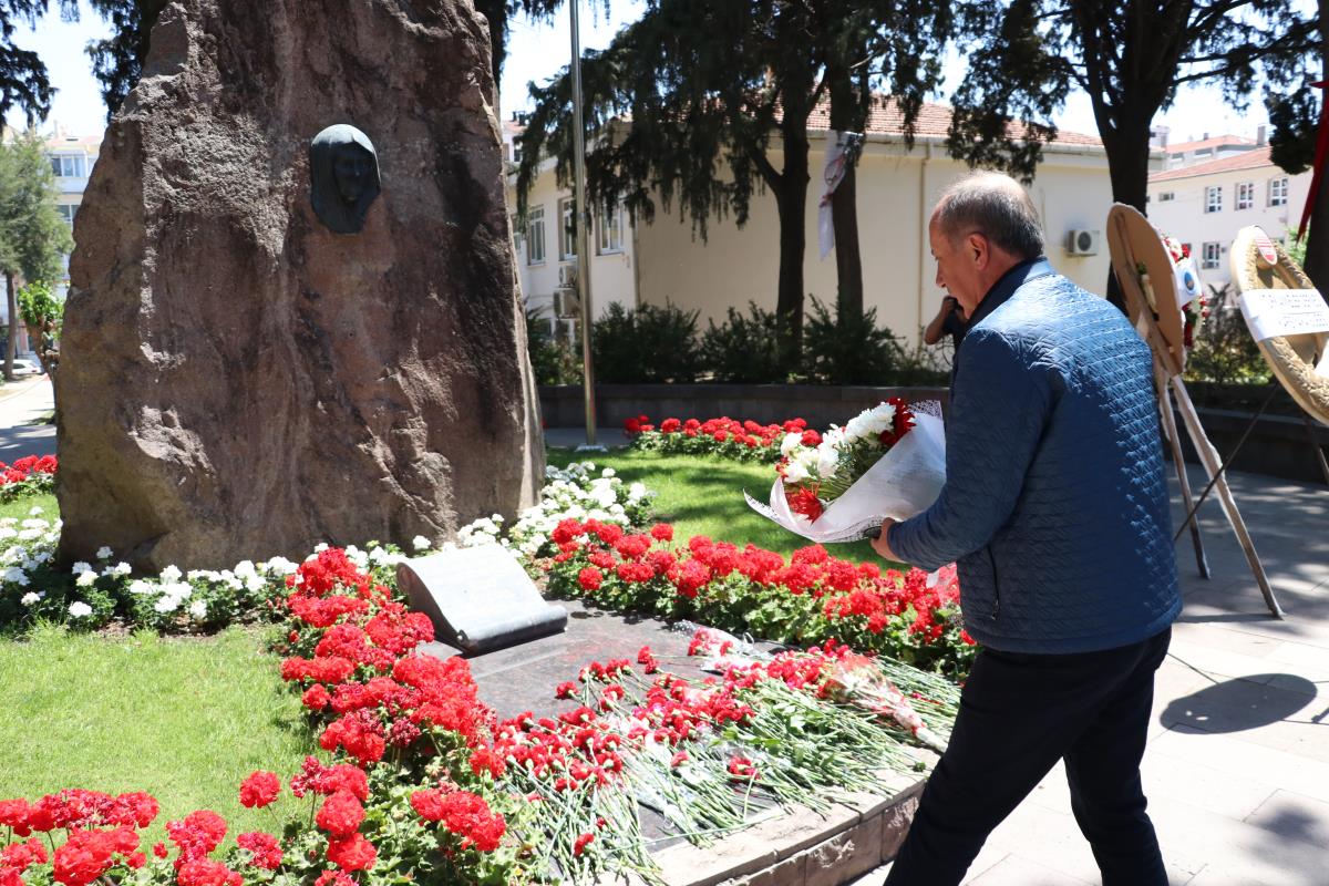 Memleket Partisi Genel Başkanı İnce, Zübeyde Hanım’ın anıt mezarını ziyaret etti