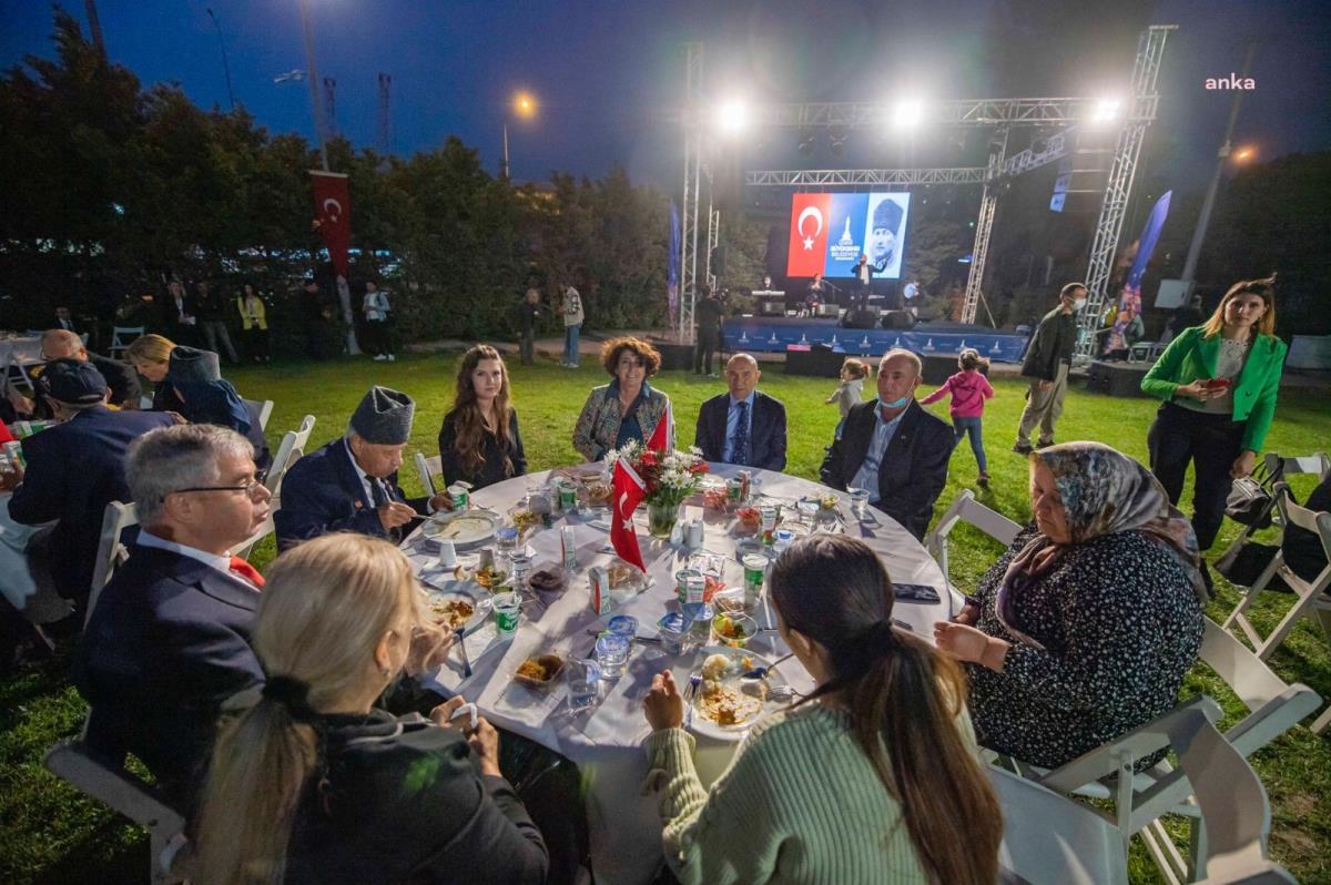 Tarihi Havagazı Fabrikası’nda Şükran Sofrası Kuruldu