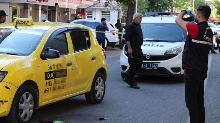 Ticari taksi sahibinin oğlu, önünü kestiği şoförü öldürdü