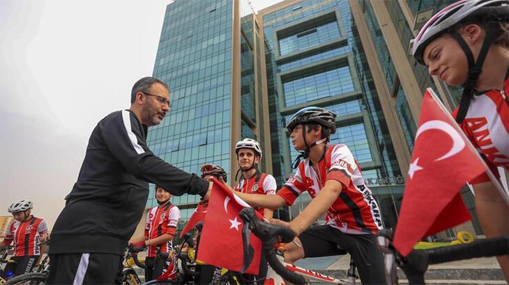 Bakan Kasapoğlu: Bisiklet sporunun tabana yayılması adına çalışmalarımızı sürdüreceğiz