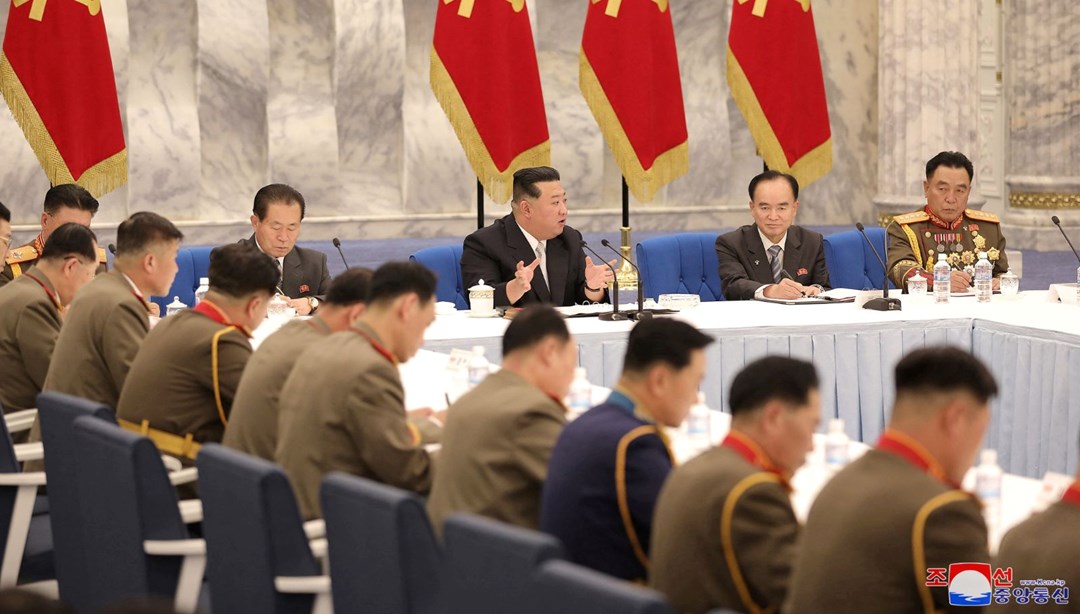 Kuzey Kore lideri Kim, kurmaylarını topladı