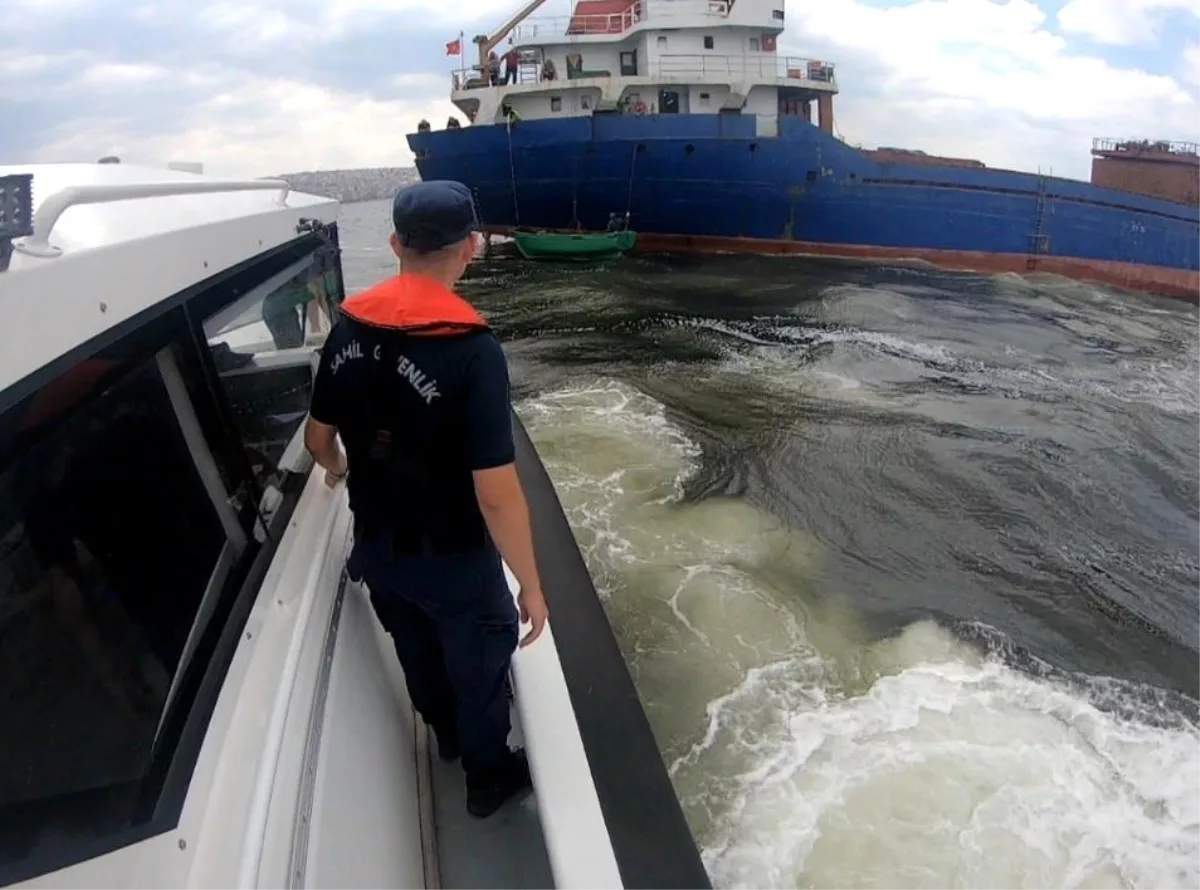 Teknede rahatsızlanan vatandaşın yardımına Sahil Güvenlik ekipleri yetişti
