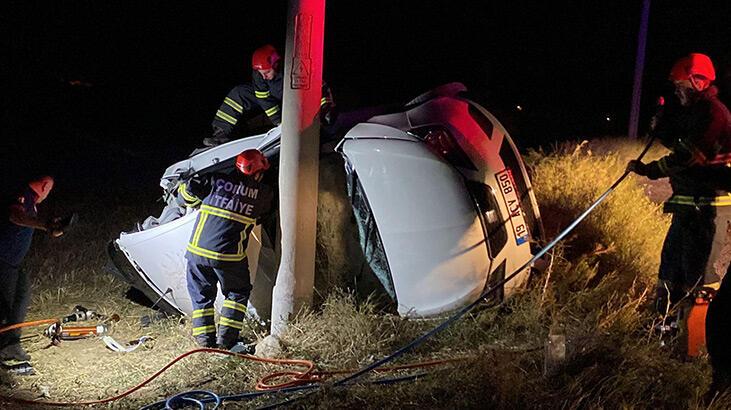 Elektrik direğine çarpan otomobildeki 6 kişi yaralandı