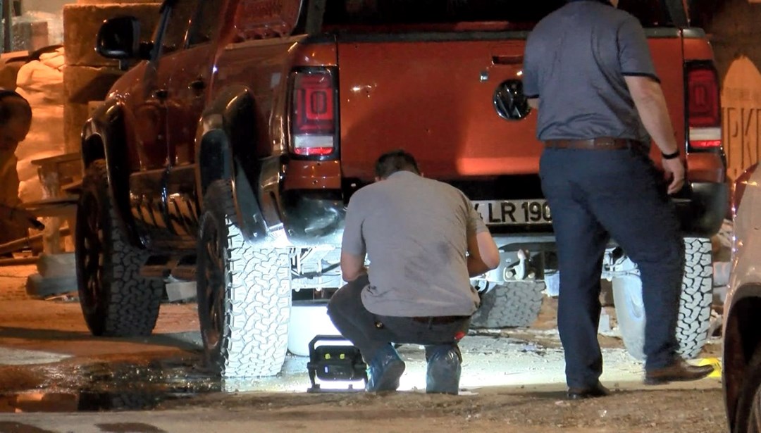 Küçükçekmece’de park halindeki kamyonet kurşunlandı