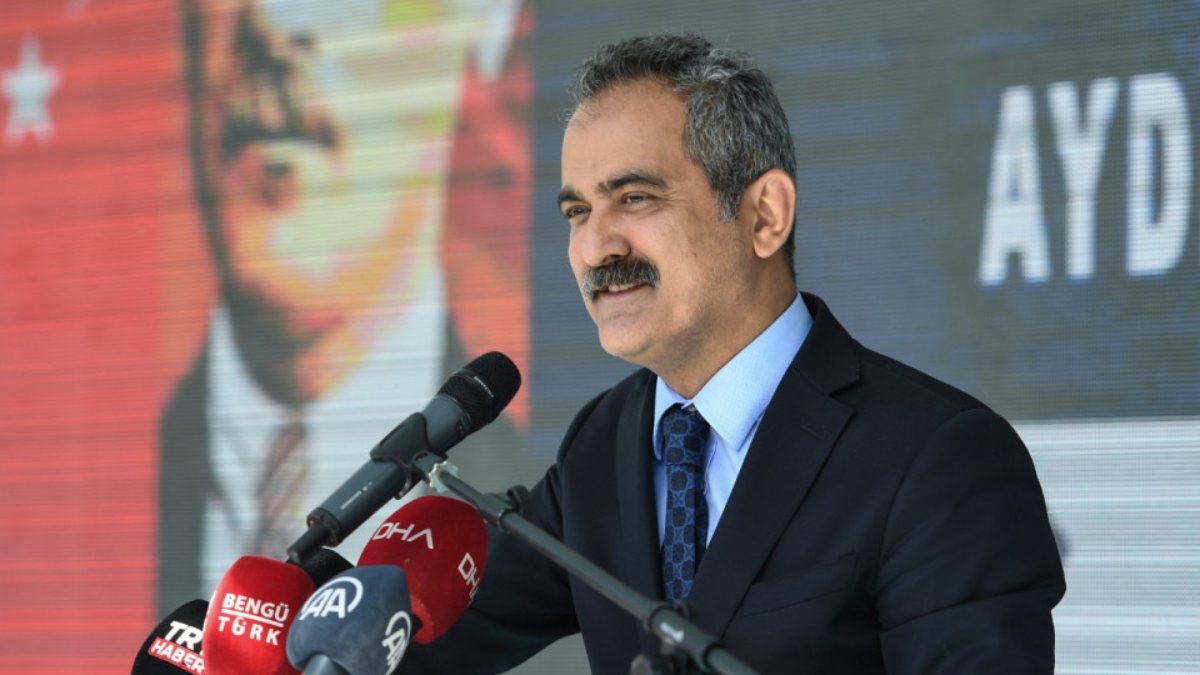 Mahmut Özer: Köy okullarımızı yıl sonuna kadar onarımdan geçireceğiz