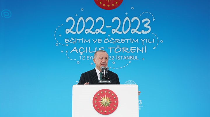Cumhurbaşkanı Erdoğan: Size kendi ecdadınıza sövdürmeye çalışan köksüzlere kulak asmayın