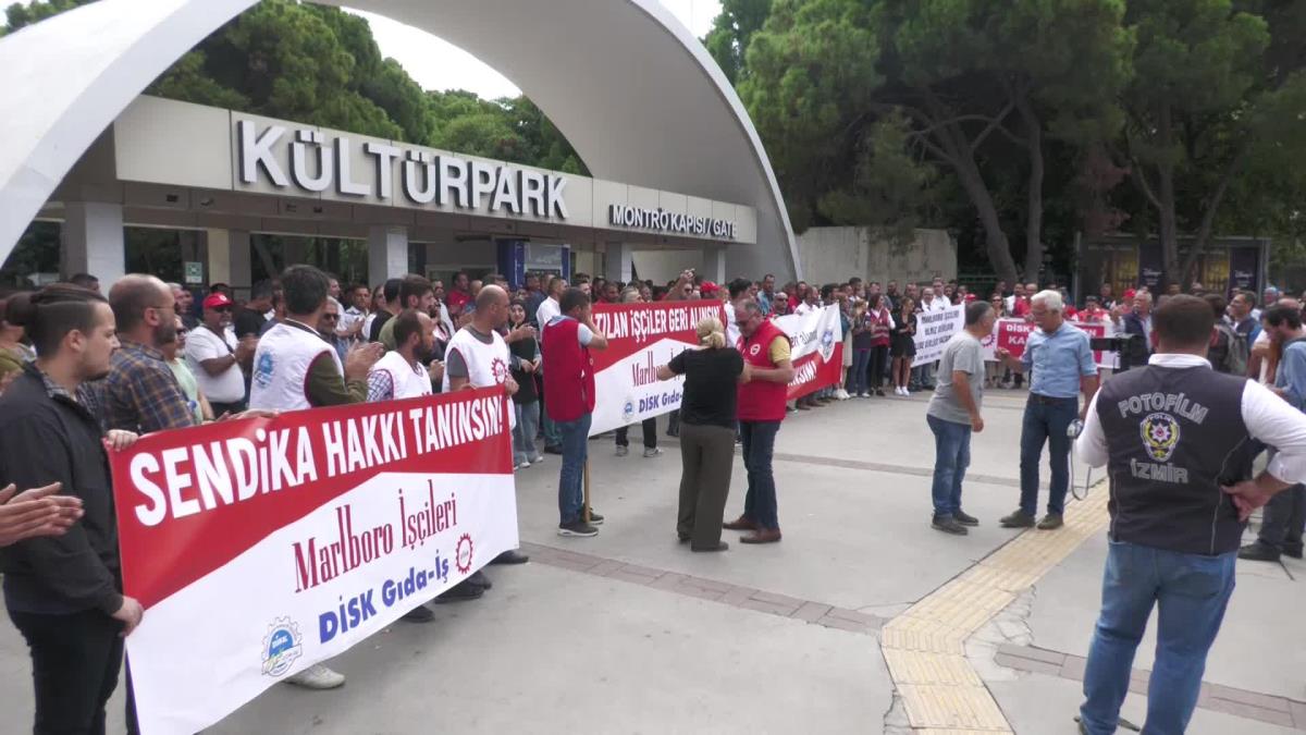 İzmir’de İşten Atılan Sigara Fabrikası İşçileri Eylemde: