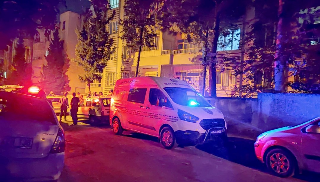 Polisi bıçakladı, ayağından vurularak yakalandı