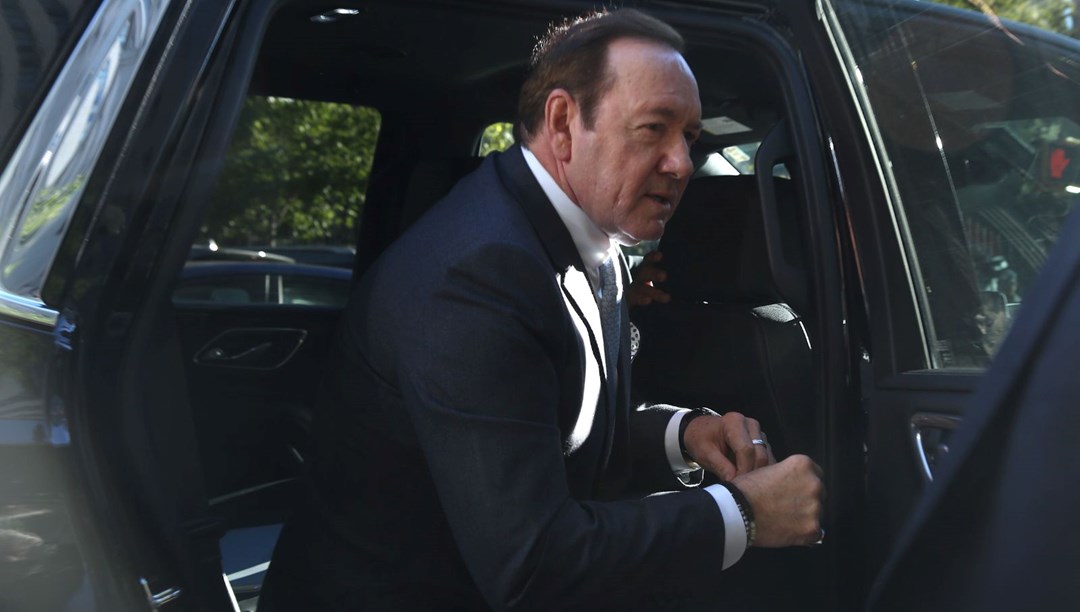 ABD’li oyuncu Kevin Spacey cinsel saldırı suçlamasıyla yargılanıyor