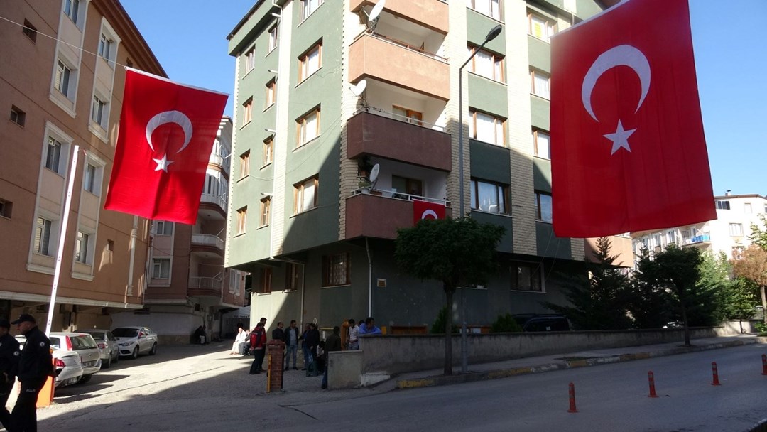 Fırat Kalkanı Harekatı bölgesinde 1 polis şehit oldu