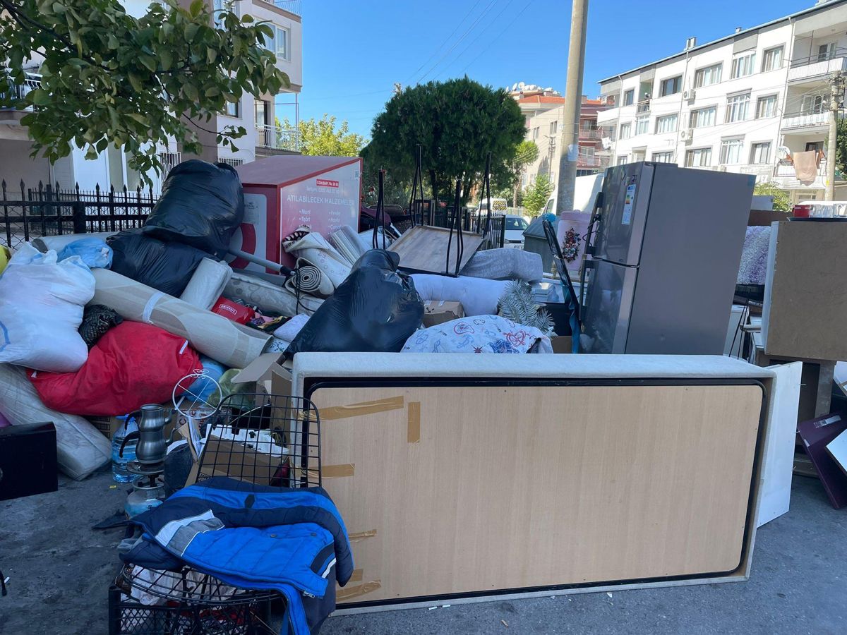 İzmir’de kiracı kadın, ev sahibinden eşyalarını dışarı attığı gerekçesiyle şikayetçi oldu