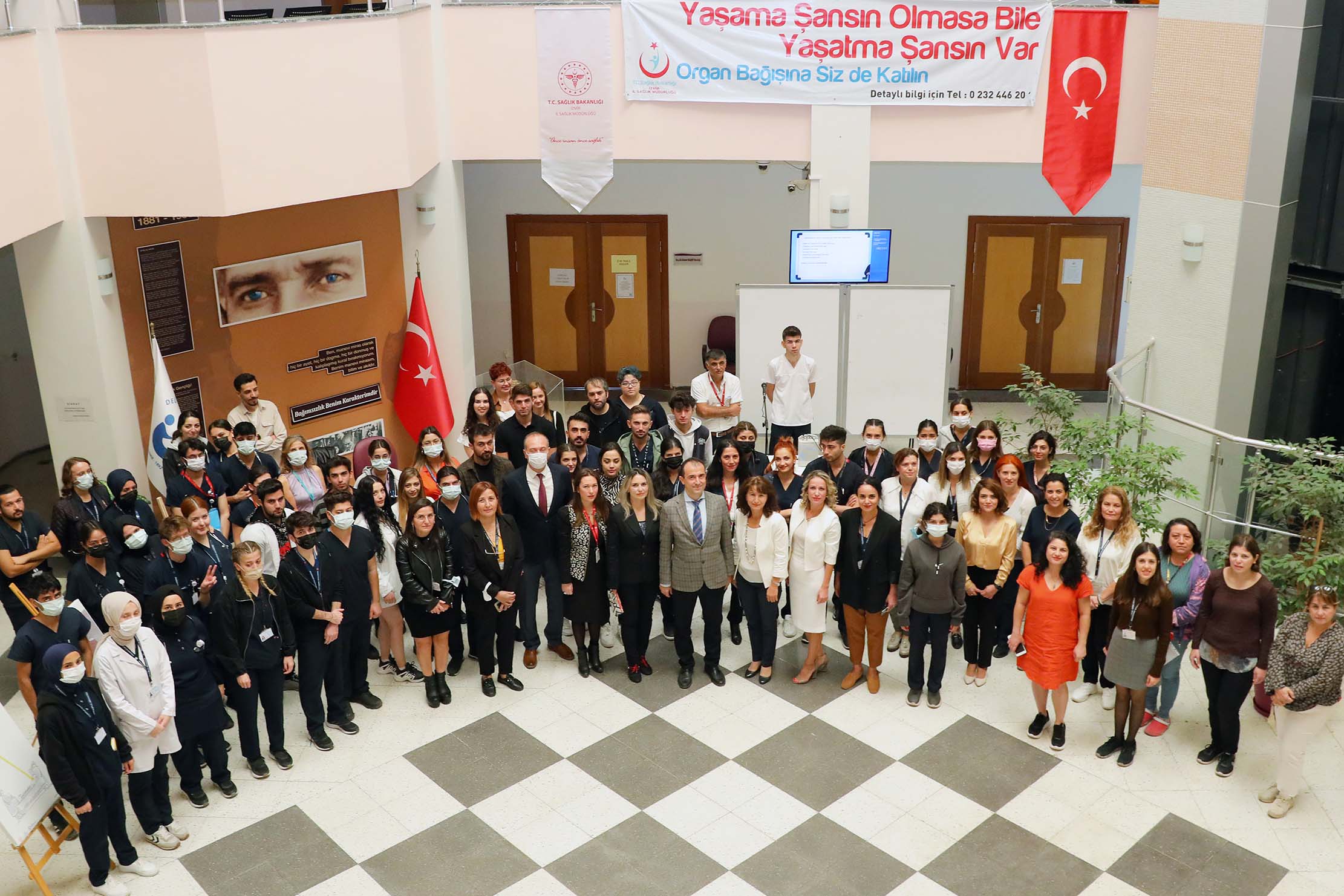 FARKINDALIK ÇİZGİLERİ DEÜ’DE SERGİYE ÇIKTI