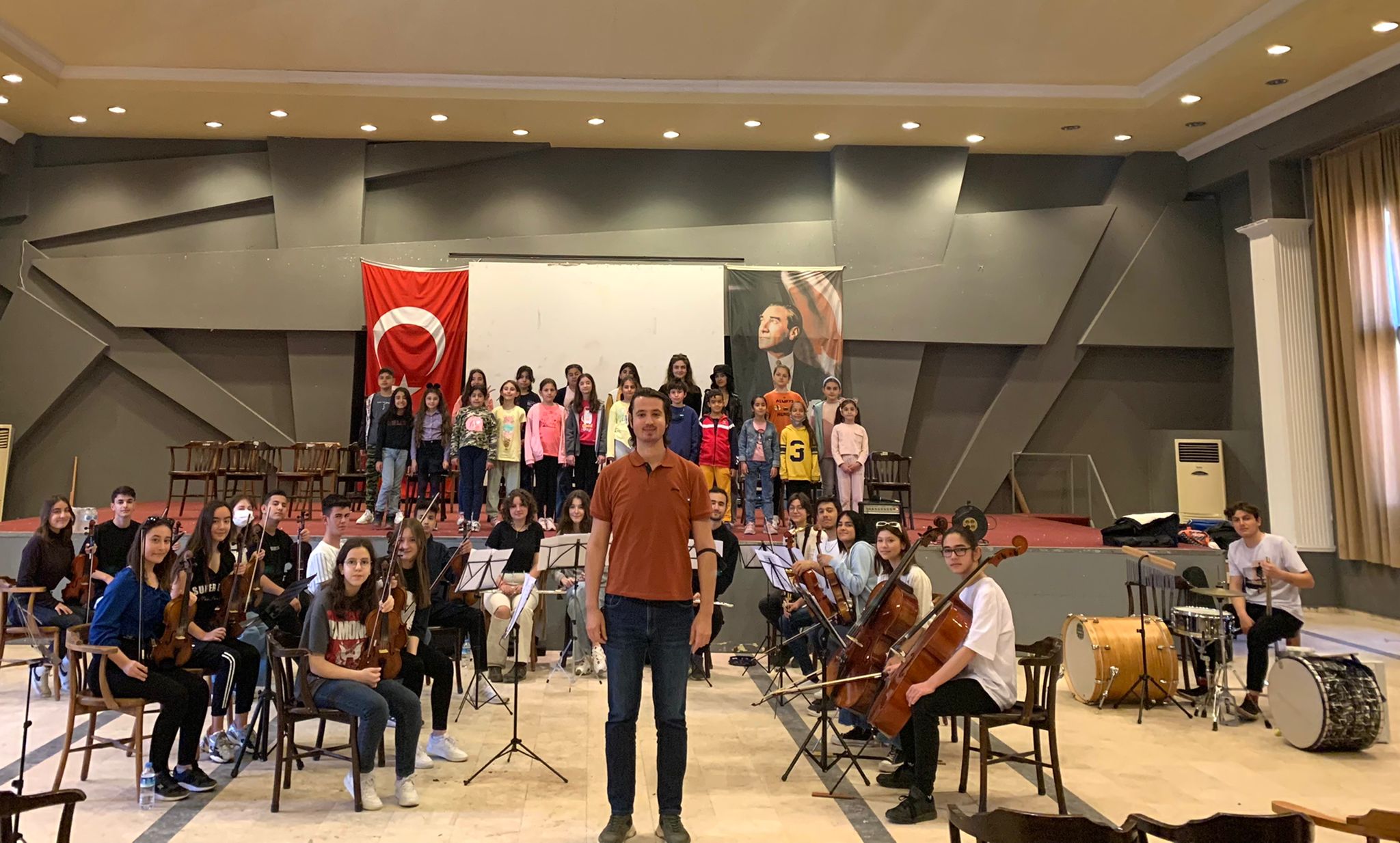 AYVALIK BELEDİYESİ 19 MAYIS CİHAN ŞİŞMAN GENÇLİK MERKEZİ’NDE BİNLERCE ÖĞRENCİYE EĞİTİM FIRSATI