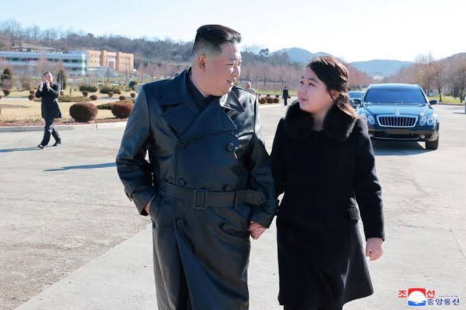 Kuzey Kore lideri Kim Jong-un’dan kızıyla yeni fotoğraflar