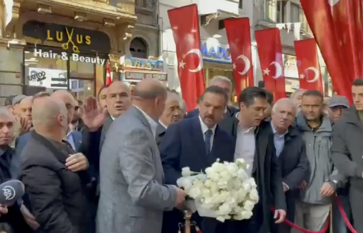İstiklal Caddesi’nde İyi Parti heyetine tepki