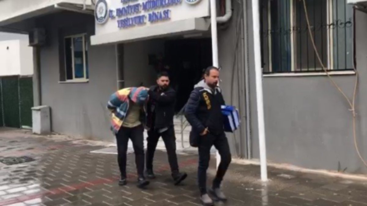 İzmir’de dolandırıcı operasyonu: 3 gözaltı
