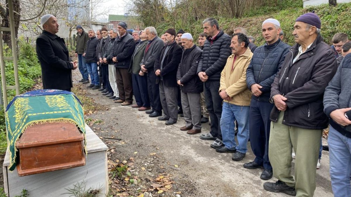 Bartın’da kocası tarafından öldürülen kadın toprağa verildi