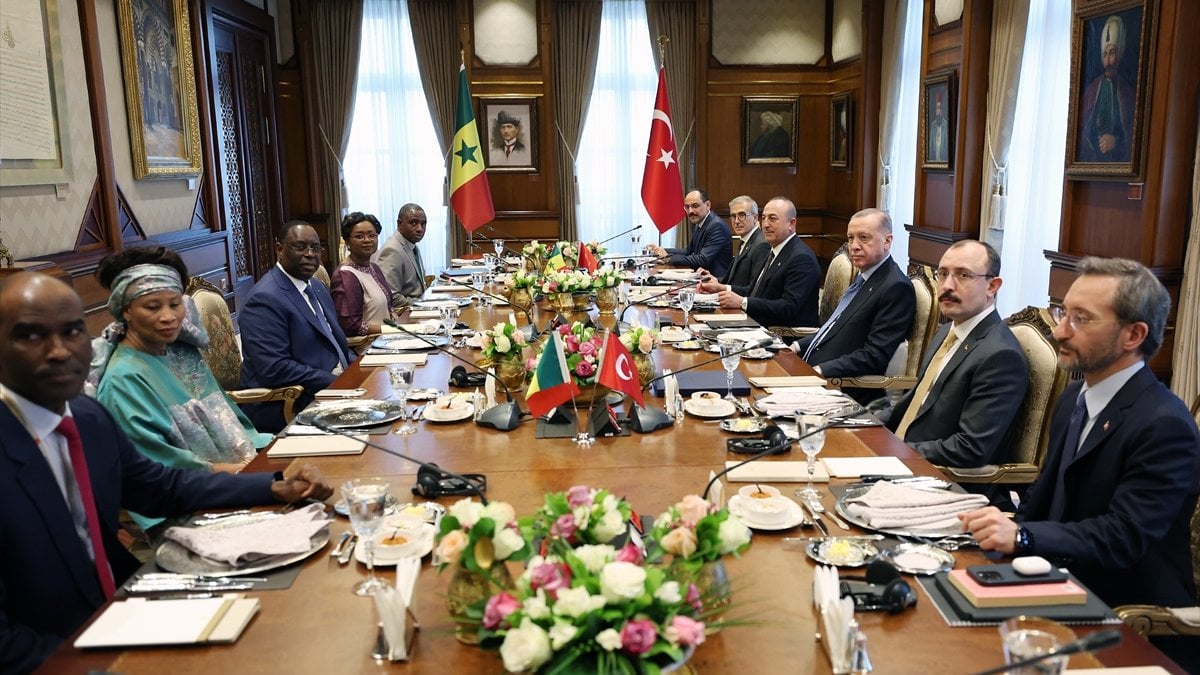 Erdoğan, Senegal Cumhurbaşkanı Sall ile bir araya geldi