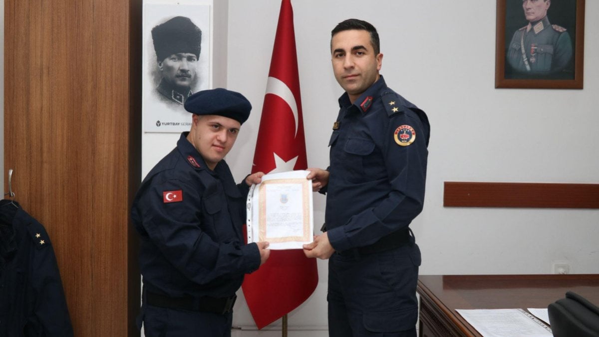 Eskişehir’de down sendromlu Mücahid bir günlüğüne asker oldu