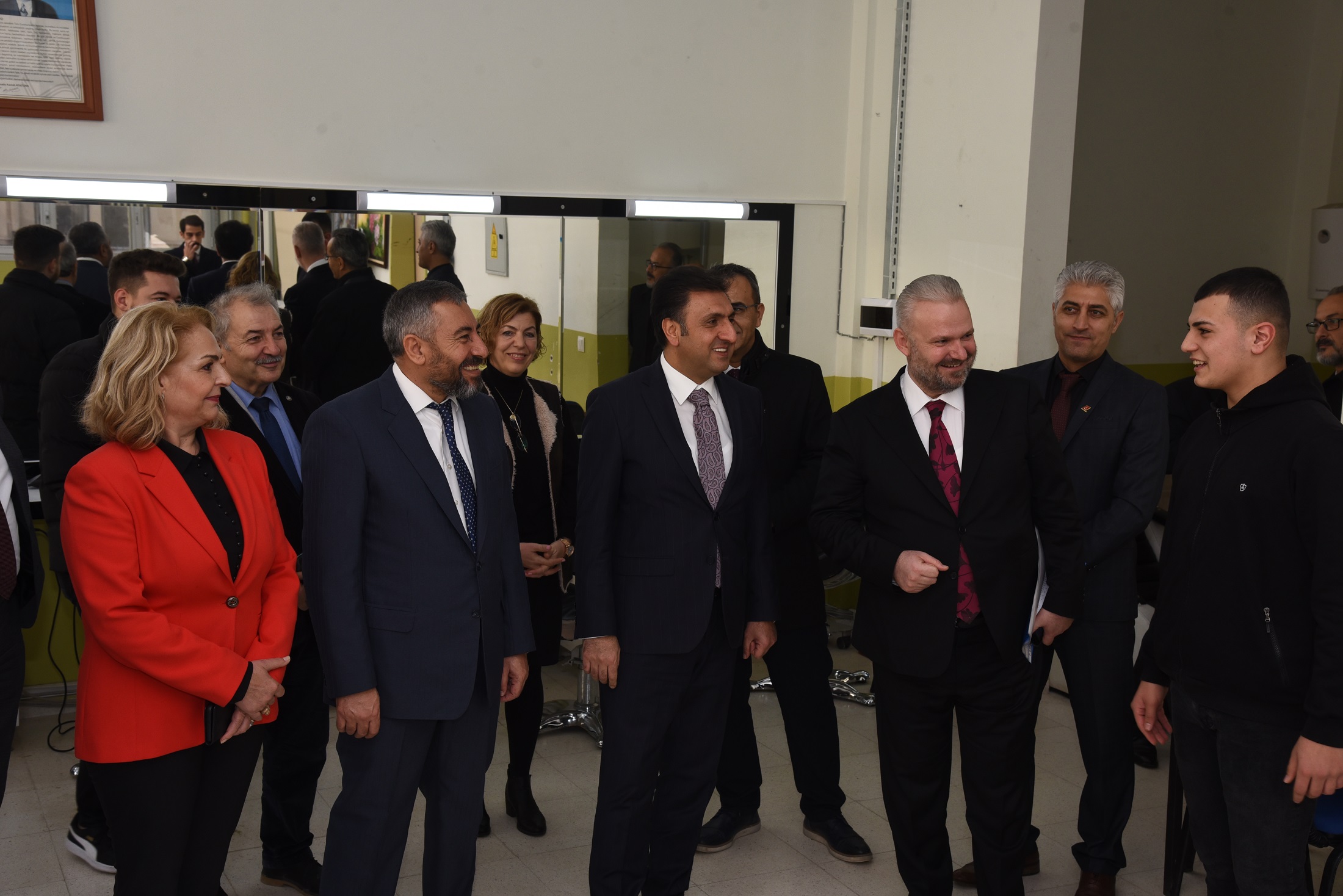 MENEMEN EĞİTİMDE YATIRIMLA YENİLENECEK