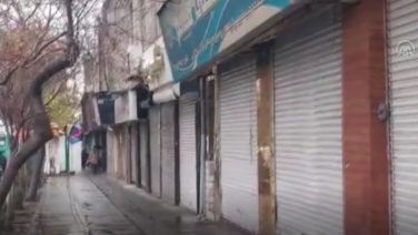 İran’ın bazı şehirlerinde esnaf kepenk kapattı