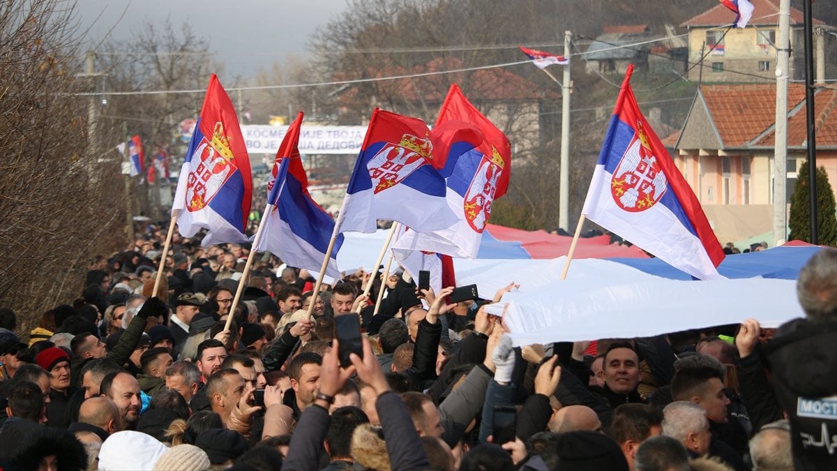 Kosova, Sırpların gösterisine sahne oldu