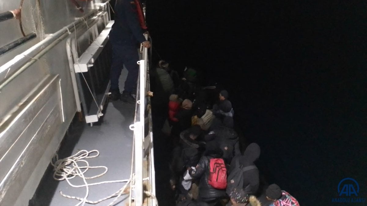Marmaris açıklarında 39 düzensiz göçmen kurtarıldı