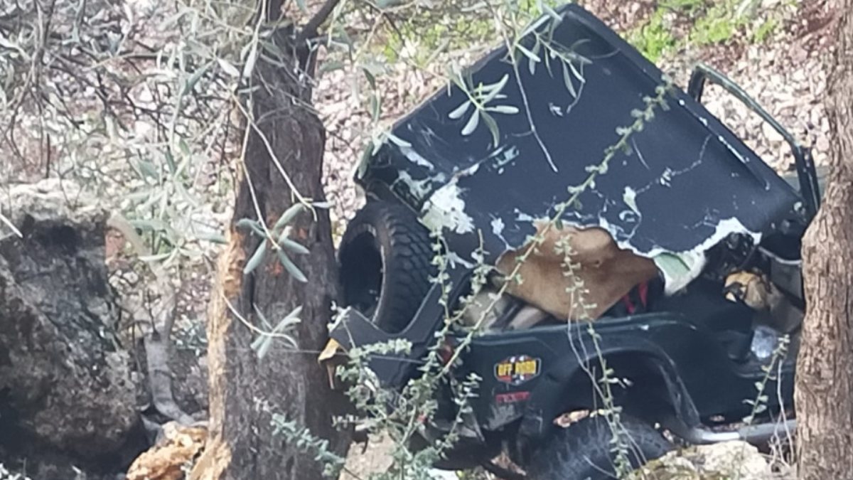Muğla’da kaza yaptığı cipten çıkarken üzerine kaya düştü