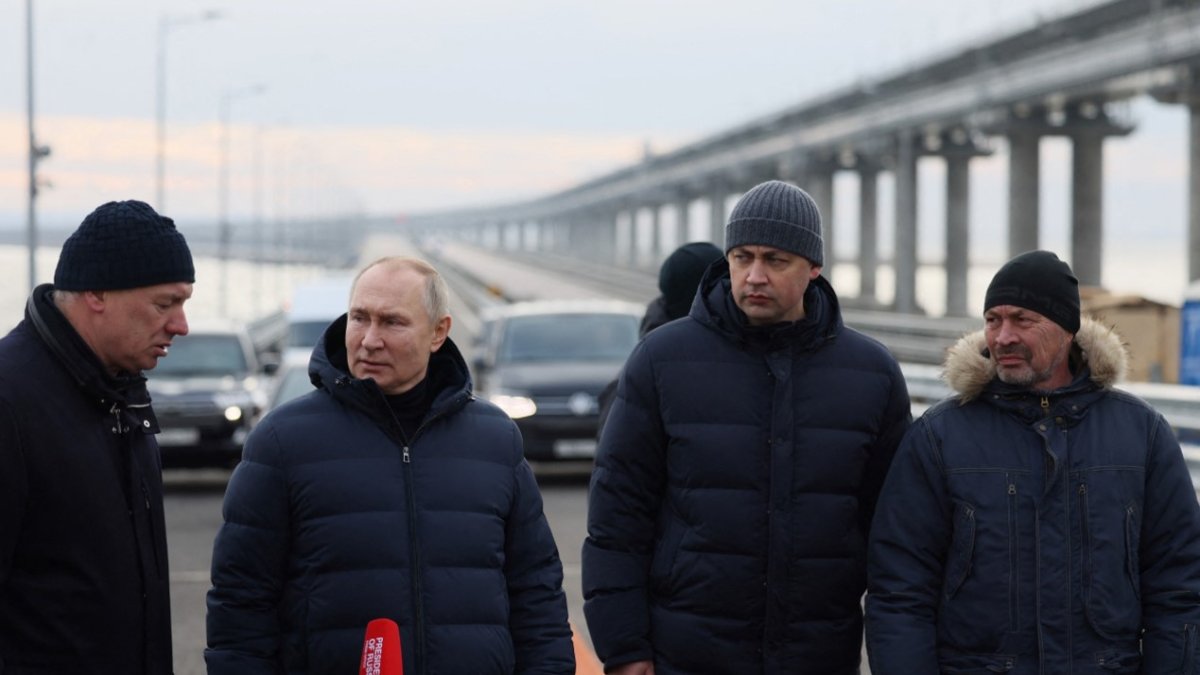 Putin Kırım Köprüsü’nü ziyaret etti