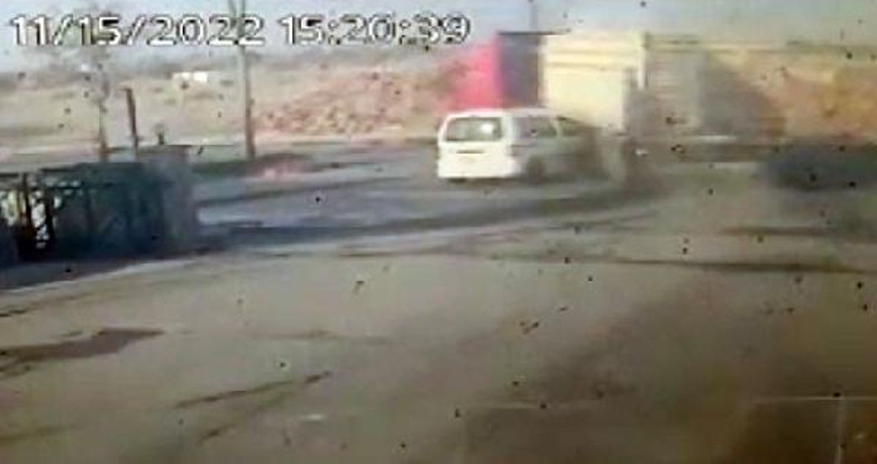Turgutlu’da, 3 kişinin yaralandığı kaza kamerada