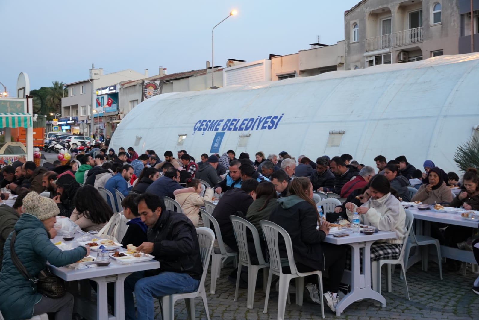 Başkan Oran iftar sonrasında vatandaşlarla bir araya geliyor