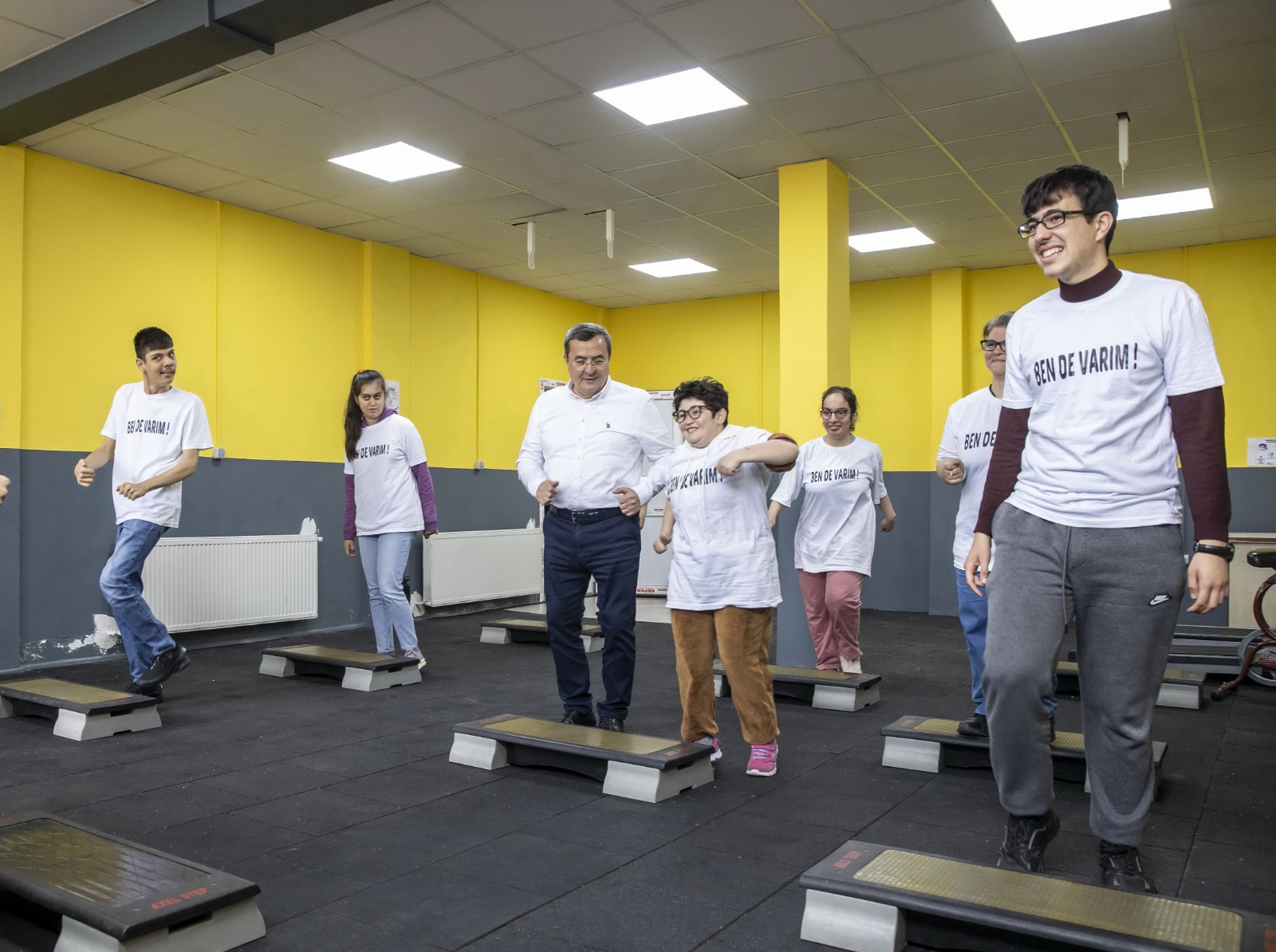 Konak Engelsiz Yaşam Köyü’nün yeni spor salonu faaliyete geçti