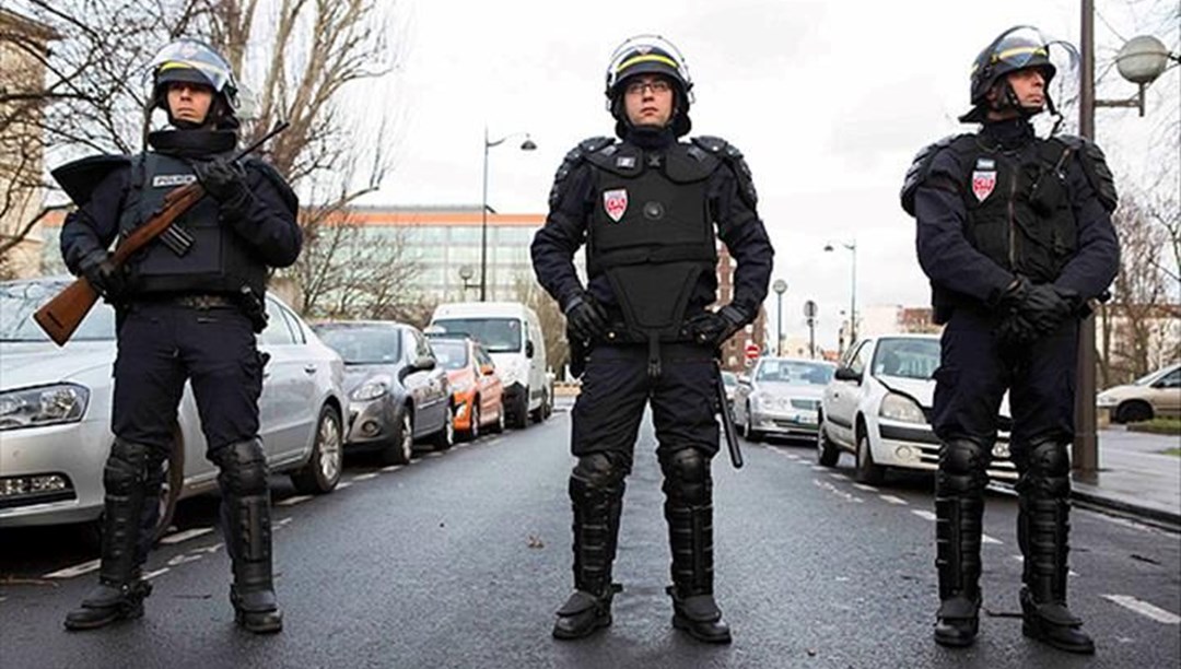 Paris’te polisin protestocuları tehdit etmesine ilişkin adli soruşturma açıldı