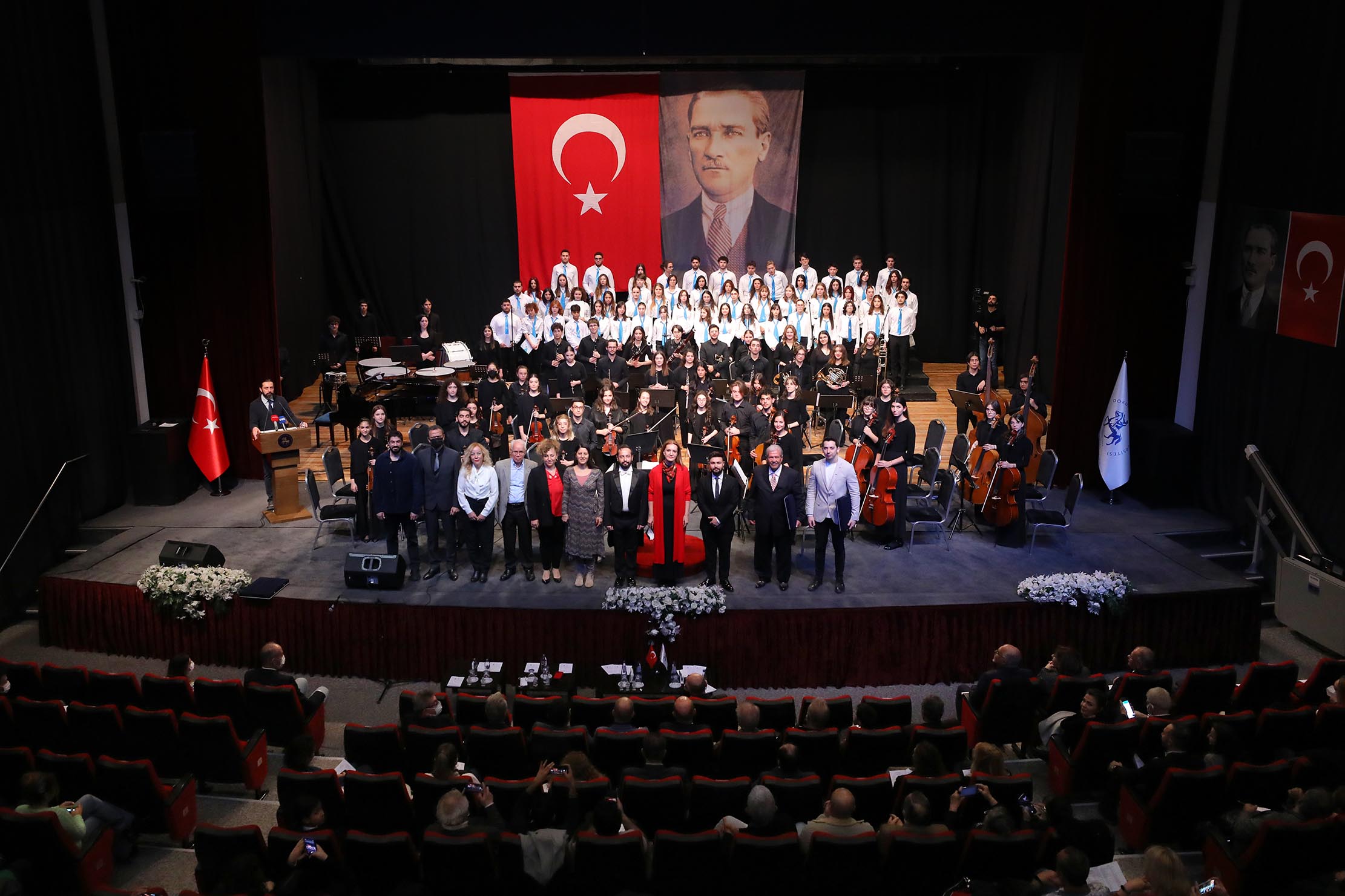 DEÜ’NÜN “KUTLU GÜN” MARŞINA İLGİ ARTIYOR