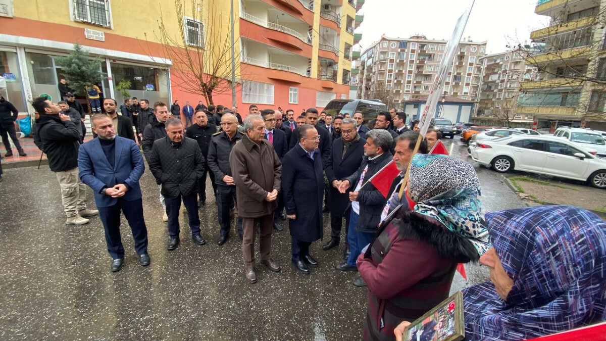 Adalet Bakanı Bekir Bozdağ: Millet İttifakı cumhurbaşkanı adayından da yavrularınızı isteyin