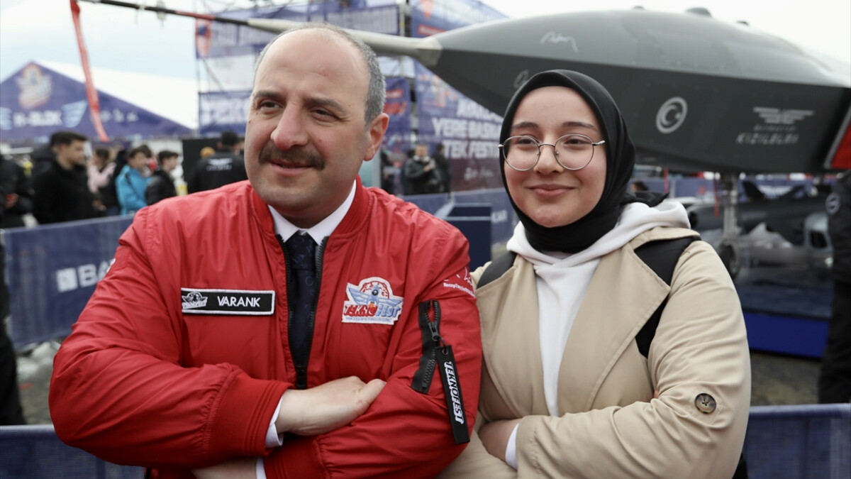 Bakan Varank: Uzay yolcusu adaylarımızın ikisi de erkek