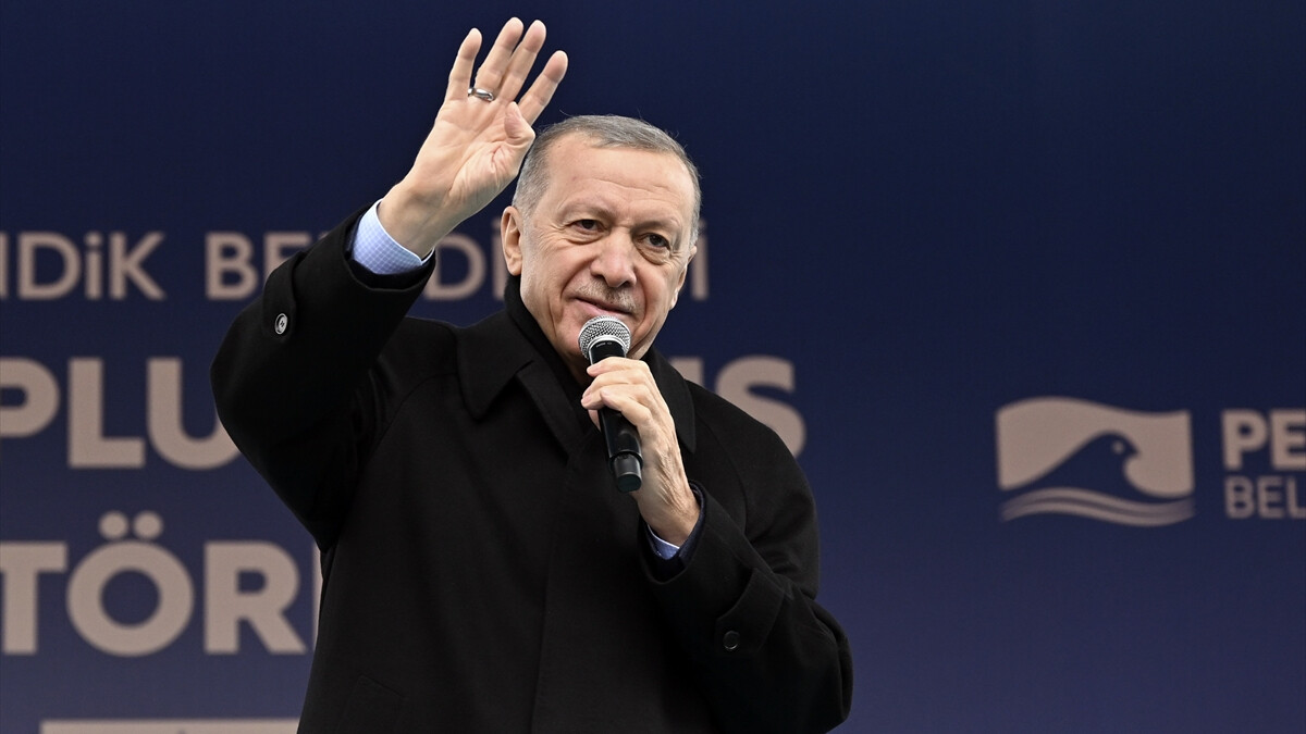Cumhurbaşkanı Erdoğan: Kıbleyi bilmeyenler, seccadeye ayakkabıyla basar