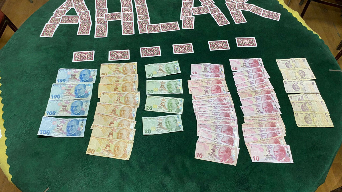 Eskişehir’de kumar oynarken yakalanan 10 kişiye 40 bin lira ceza