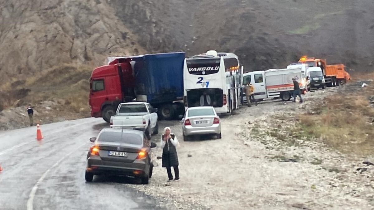 Hakkari’de aşırı yağış kazayı da beraberinde getirdi