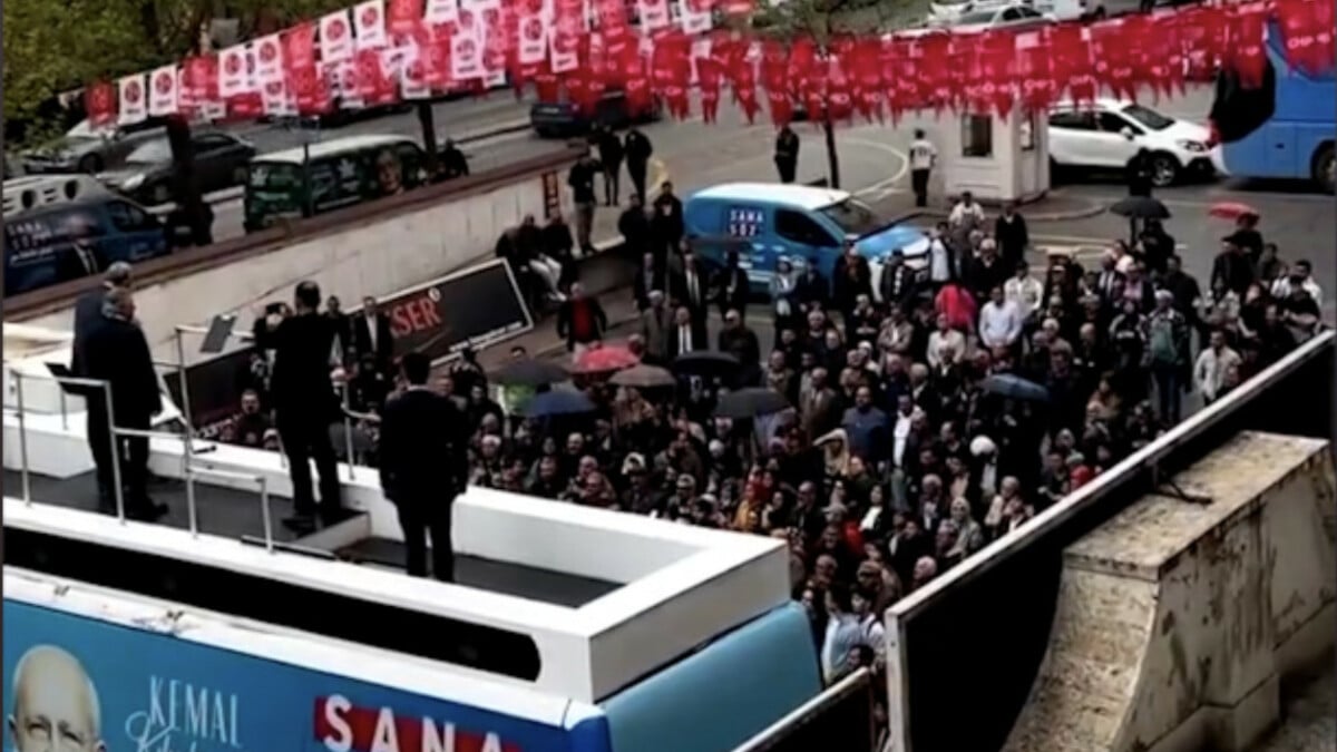 Meral Akşener Konya’da beklediği ilgiyi görmedi: Miting alanı boş kaldı