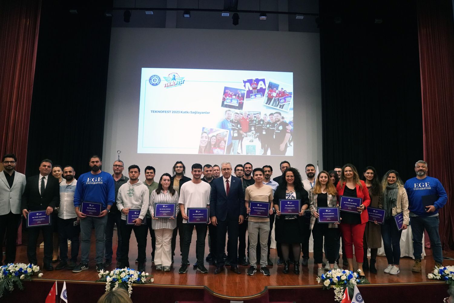 EÜ’de başarılı akademisyen ve öğrenciler ödüllendirildi
