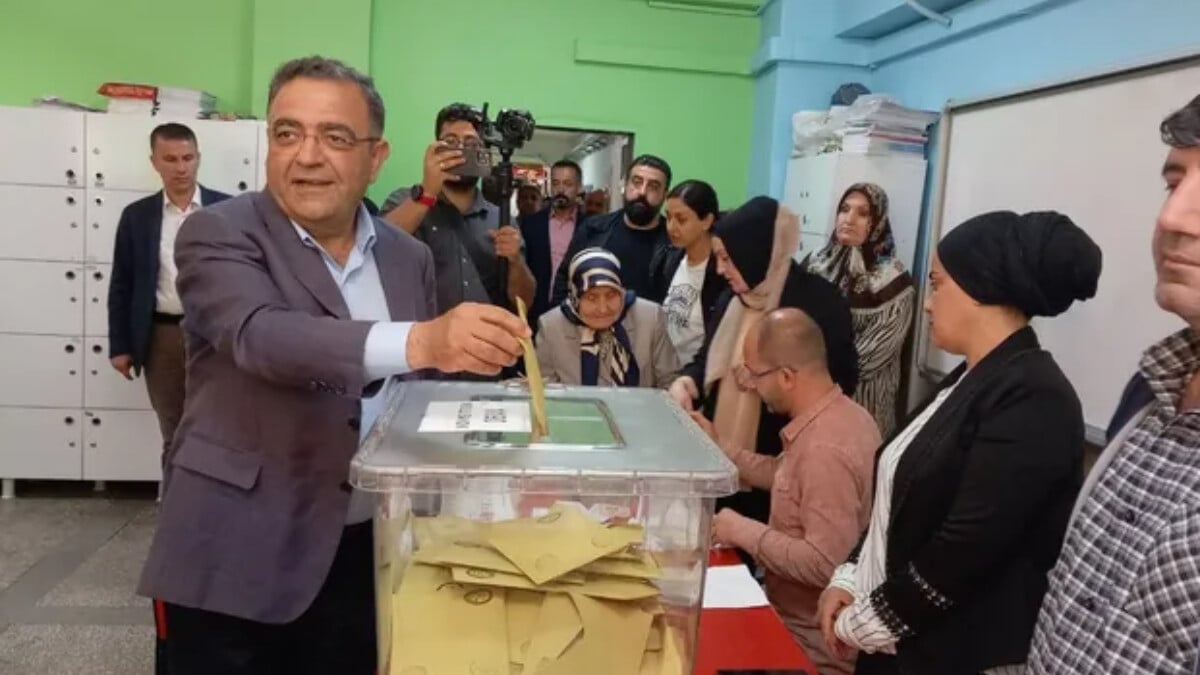 CHP’li Sezgin Tanrıkulu Diyarbakır’dan milletvekili seçildi
