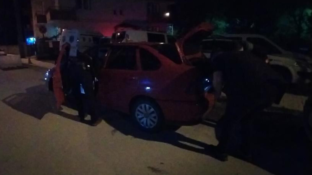 Çorum’da seyir halindeki otomobile pompalı tüfek ile ateş açıldı