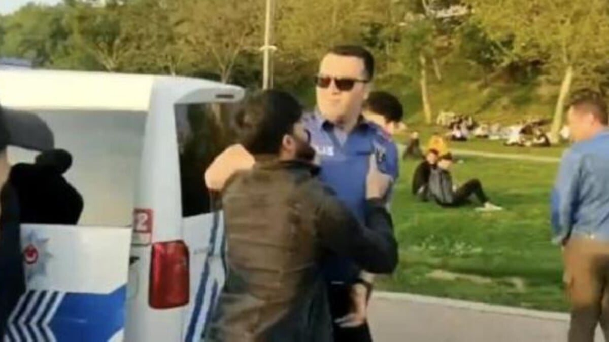 İstanbul Kadıköy’de polise mukavemet: 4 kişi gözaltına alındı