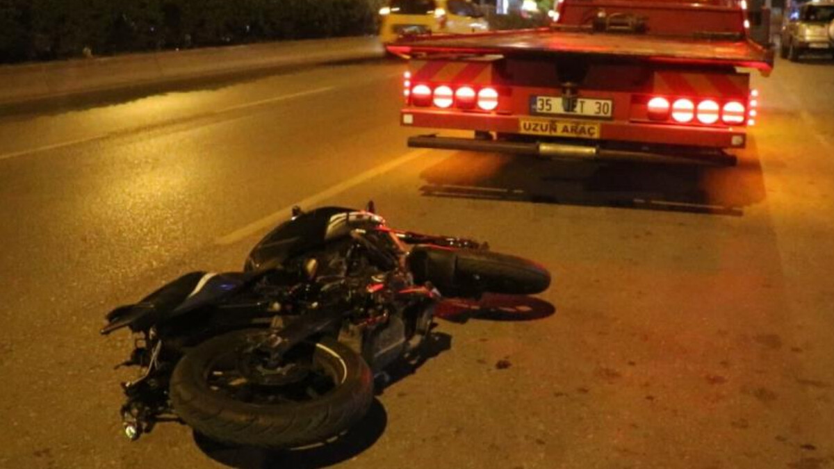 İzmir’de otobüs ile çarpışan motosikletin sürücüsü yaşamını yitirdi