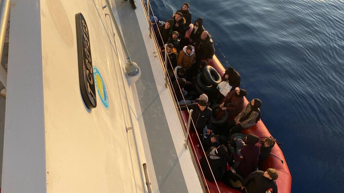 Türk kara sularına geri itilen 29 düzensiz göçmen Muğla açıklarında kurtarıldı