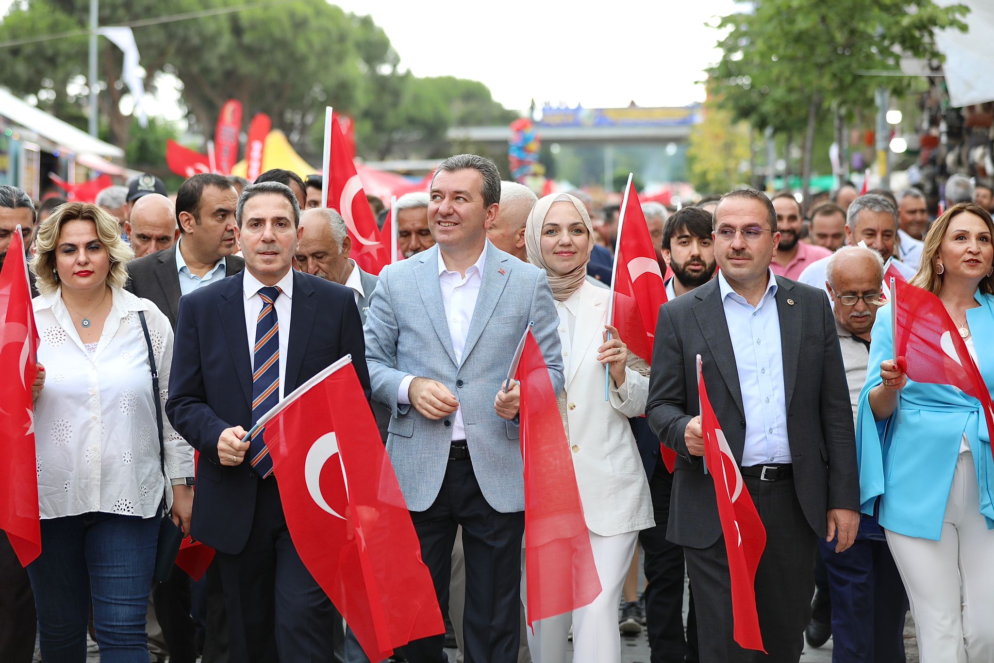 87. Uluslararası Bergama Kermes Festivali’ne muhteşem açılış