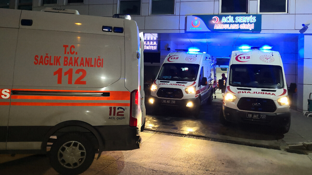 Aksaray’da çocukların bıçaklı kavgasında kan aktı